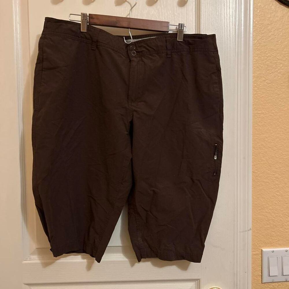 Brown cargo shorts with adjustable